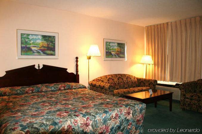Americas Best Value Inn Stockbridge Room photo