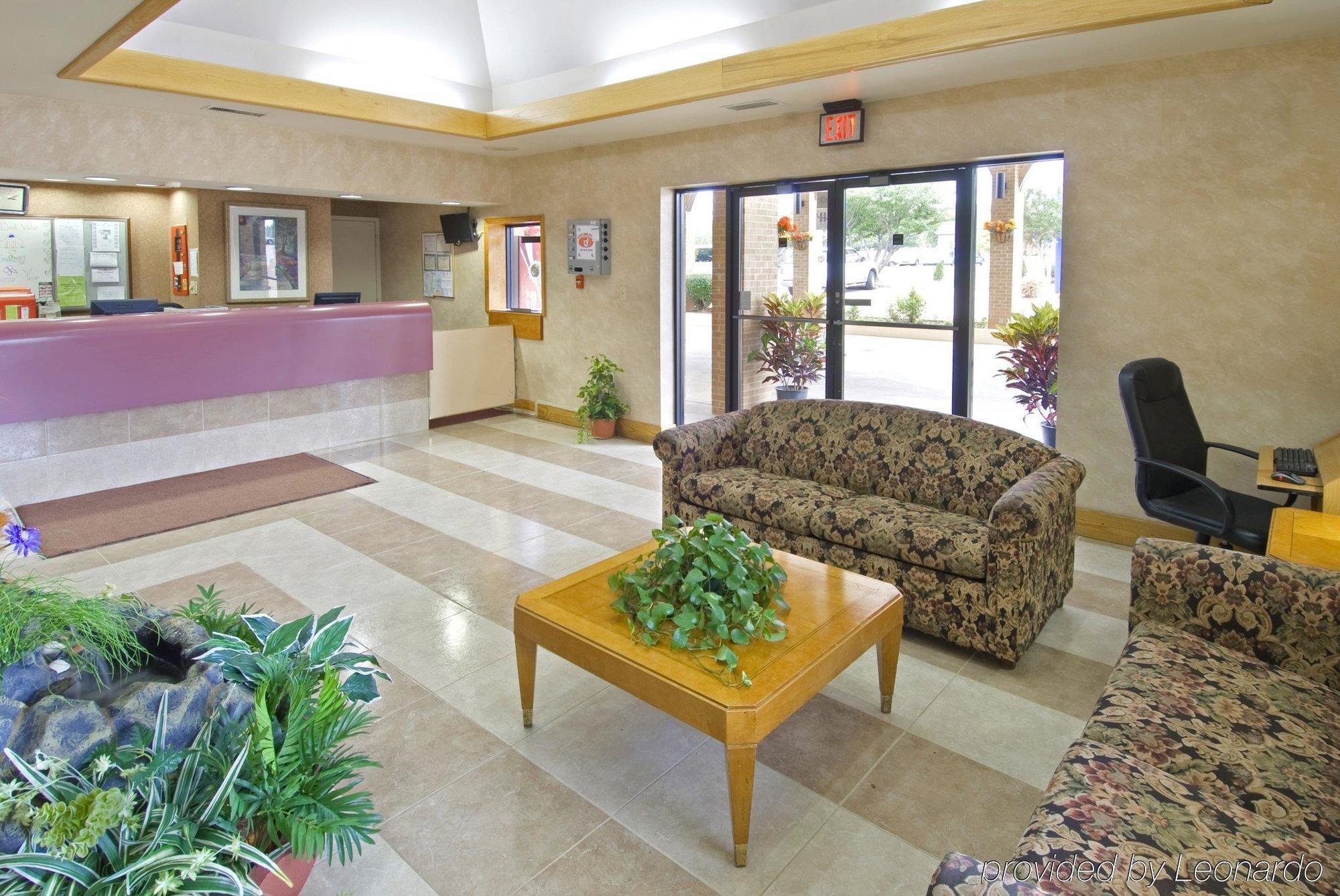 Americas Best Value Inn Stockbridge Interior photo